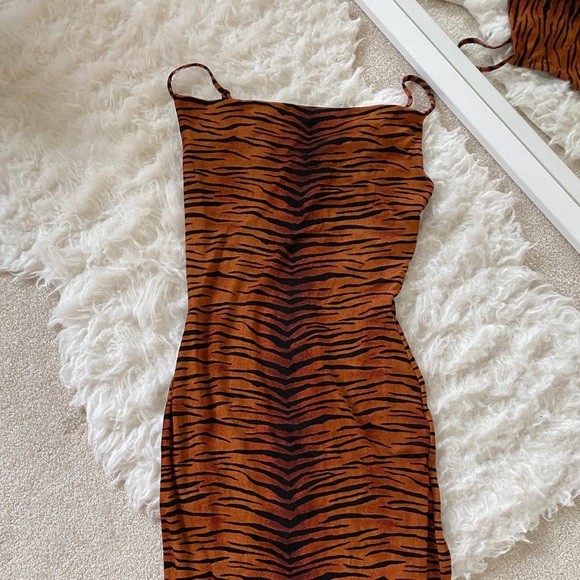 Tiger Print Midi Dress - Picture 2 of 3